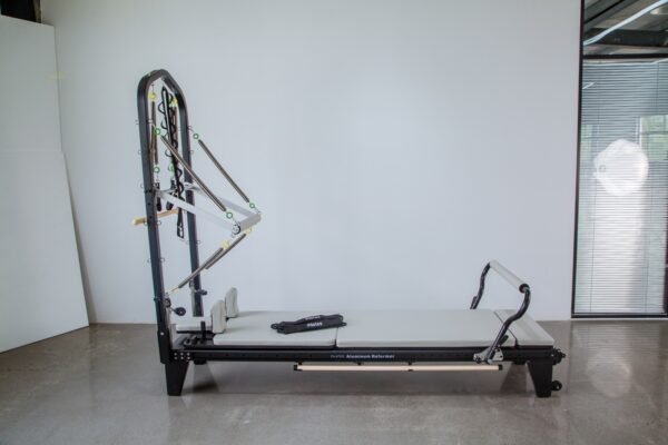 Black Aluminum Reformer with Tower in the manufacturer reference configuration